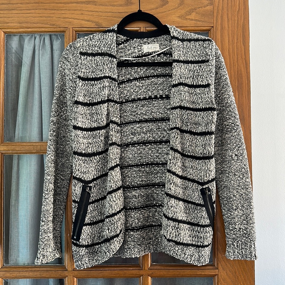 Lou & Grey xs open cardigan with moto zip pockets
